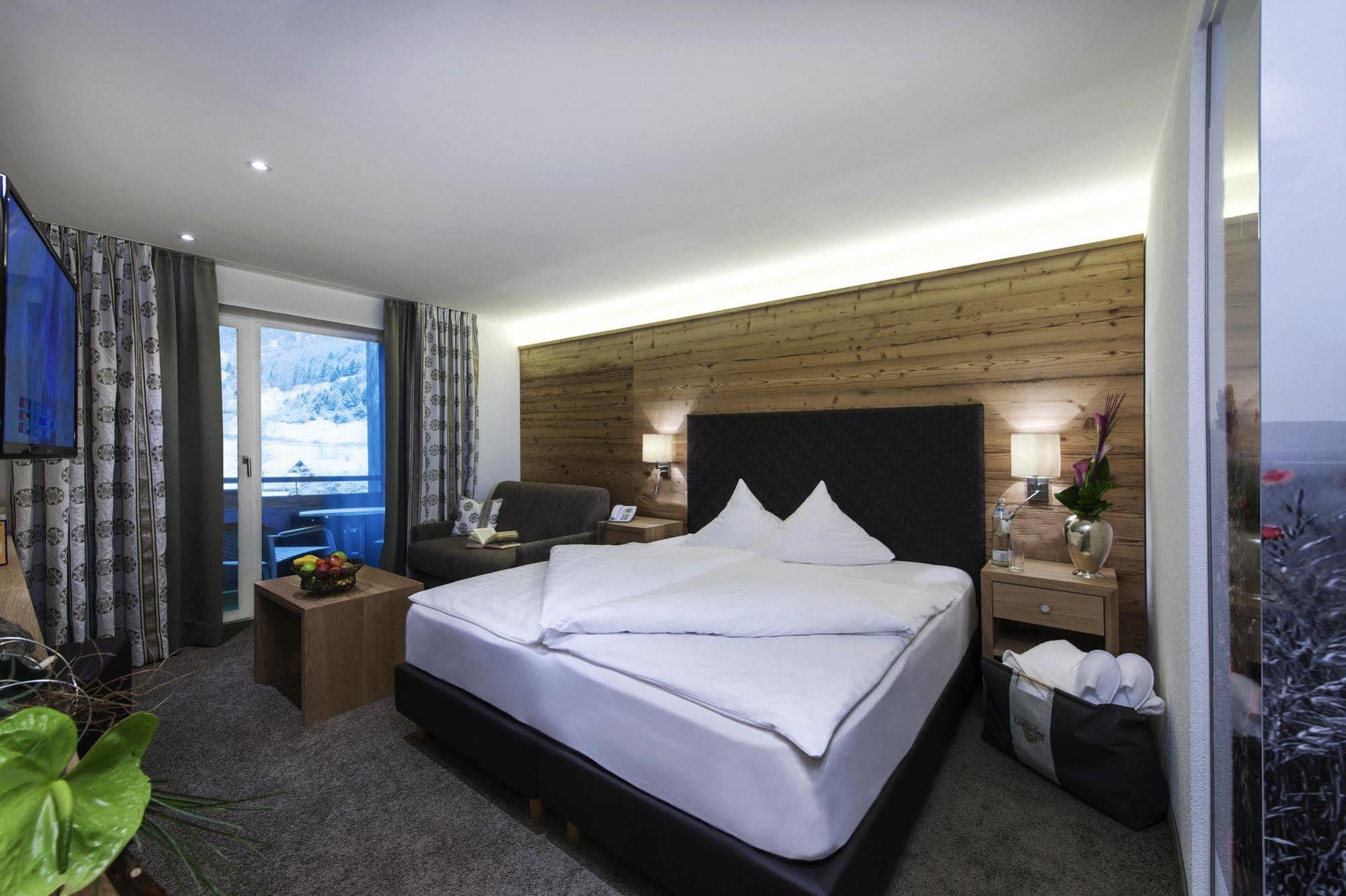 Lafairs Hotel 4*