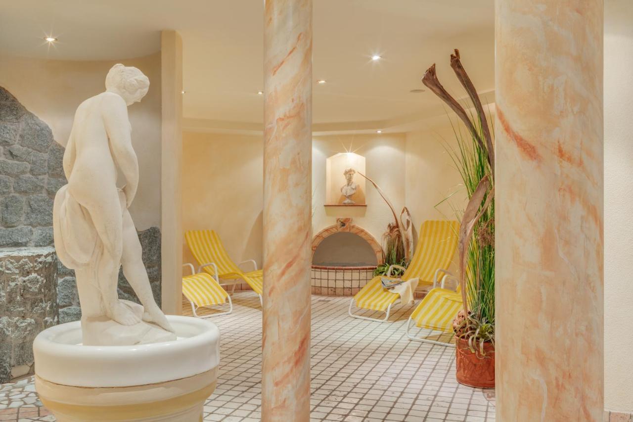 Lafairs Hotel